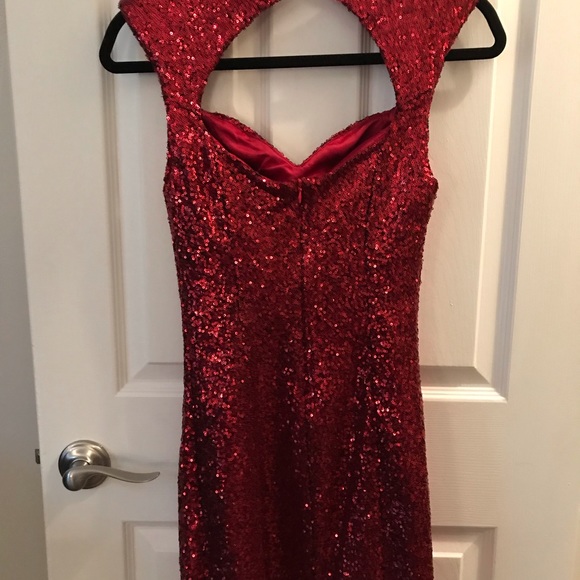 NWT Guess Red Sequin C/S Claudia Bodycon Dress - Picture 10 of 16